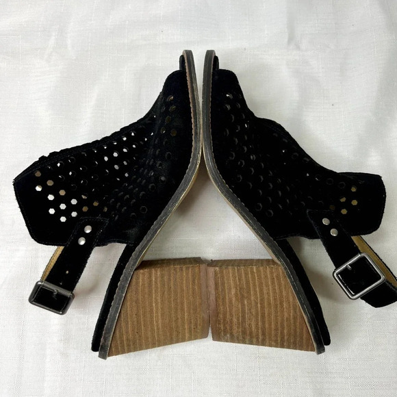 Chinese Laundry Peep Toe Perforated‎ Black Suede Block Heel Pump Size 7.5 - Picture 8 of 10